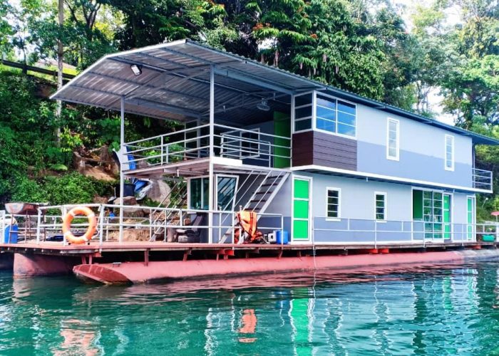 Kenyir-Eco-Houseboat